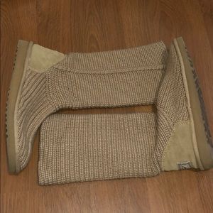 Authentic Tan Knit Uggs . Size 8